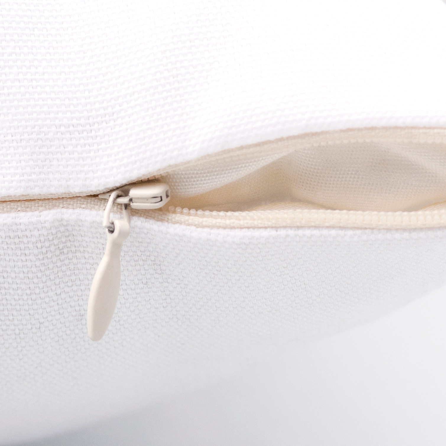 Spun Polyester Square Pillow (Generic brand) 30201